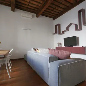Tabacchi Luxury In Historical Center Near Toll Parking Appartamento